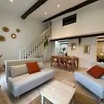 Tres Bel Appartement Refait A Neuf