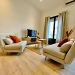 Tres Bel Appartement Refait A Neuf